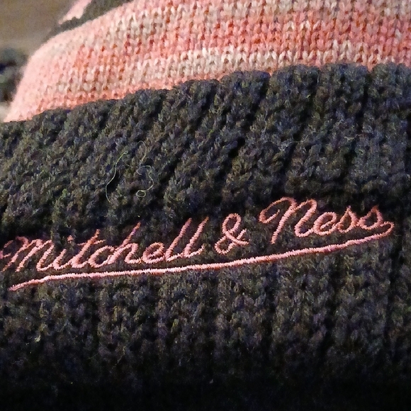 Mitchell & Ness Pink and Black Spurs Beanie - Picture 4 of 4